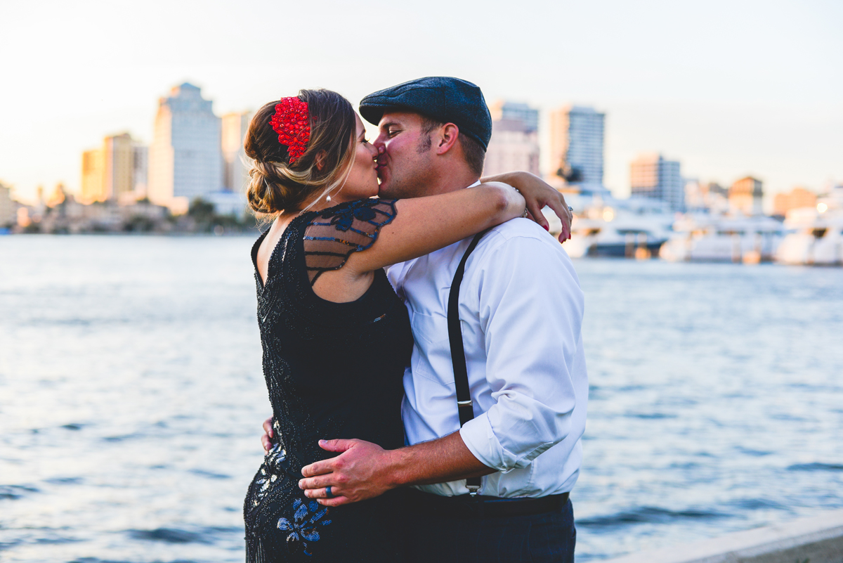 water, skyline, city, couple, kissing, love, sunset