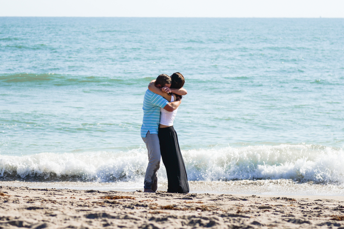 couple, hugging, ocean, waves, love