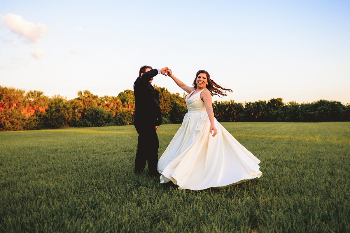 bride, groom, wedding, portrait, spinning