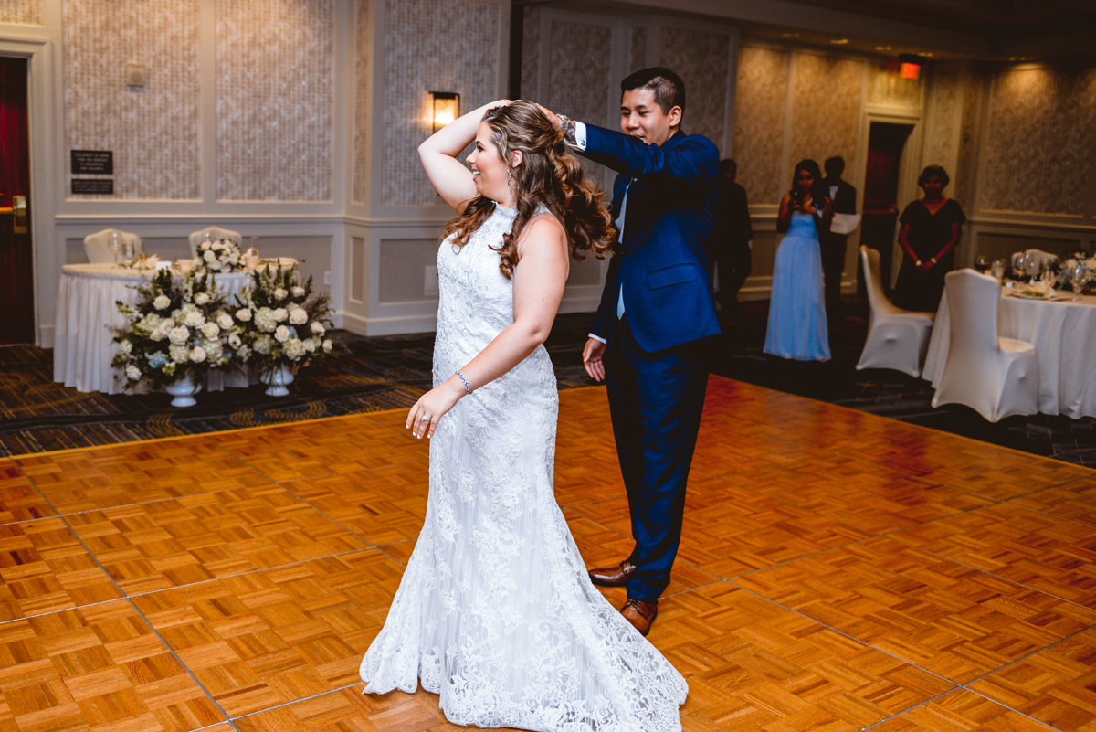 dancing, spinning, bride, groom, first dance